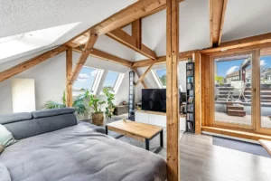 Wohnen mit Charakter! Großzügige Maisonettewohnung mit Sonnenterrasse und herrlichem Weitblick