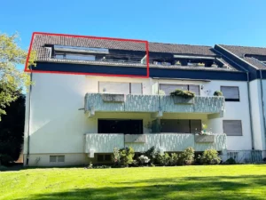 NEU: 3-Zimmer-Wohnung mit Dachloggia und PKW-Stellplatz in Waldrandlage