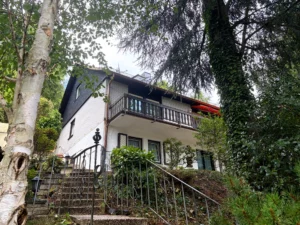 Großzügiges Mehrgenerationenhaus 
in zentrumsnaher Lage von Wiehl!