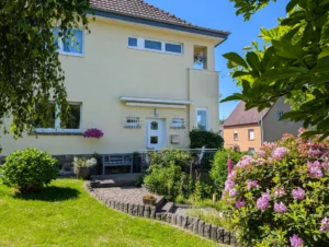 Saniertes Haus für die ganze Familie mit sonniger Loggia und traumhaften Garten im Süden von Eitorf