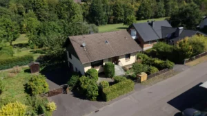 *RESERVIERT* Gemütliches Einfamilienhaus mit Kamin und großem Grundstück in naturnaher Lage!