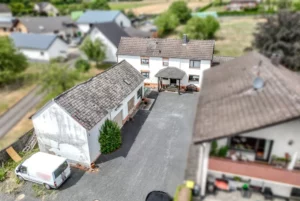 Einfamilienhaus mit ca. 105 m² Wohnfläche, 6 Zimmern und 613 m² Grundstück in Quirrenbach