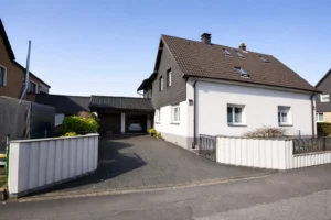 Doppelhaushälfte am Loxbaum in ruhiger Sackgassenlage mit Doppelgarage, Wintergarten & Dachterrasse!