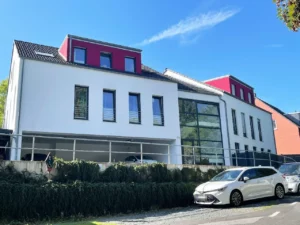 Neuwertige 3- bis 4-Zimmer-Penthouse-Wohnung mit sonniger Dachterrasse