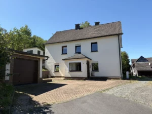Perfekt für Handwerker: Renovierungsbedürftiges Einfamilienhaus mit großem Garten!